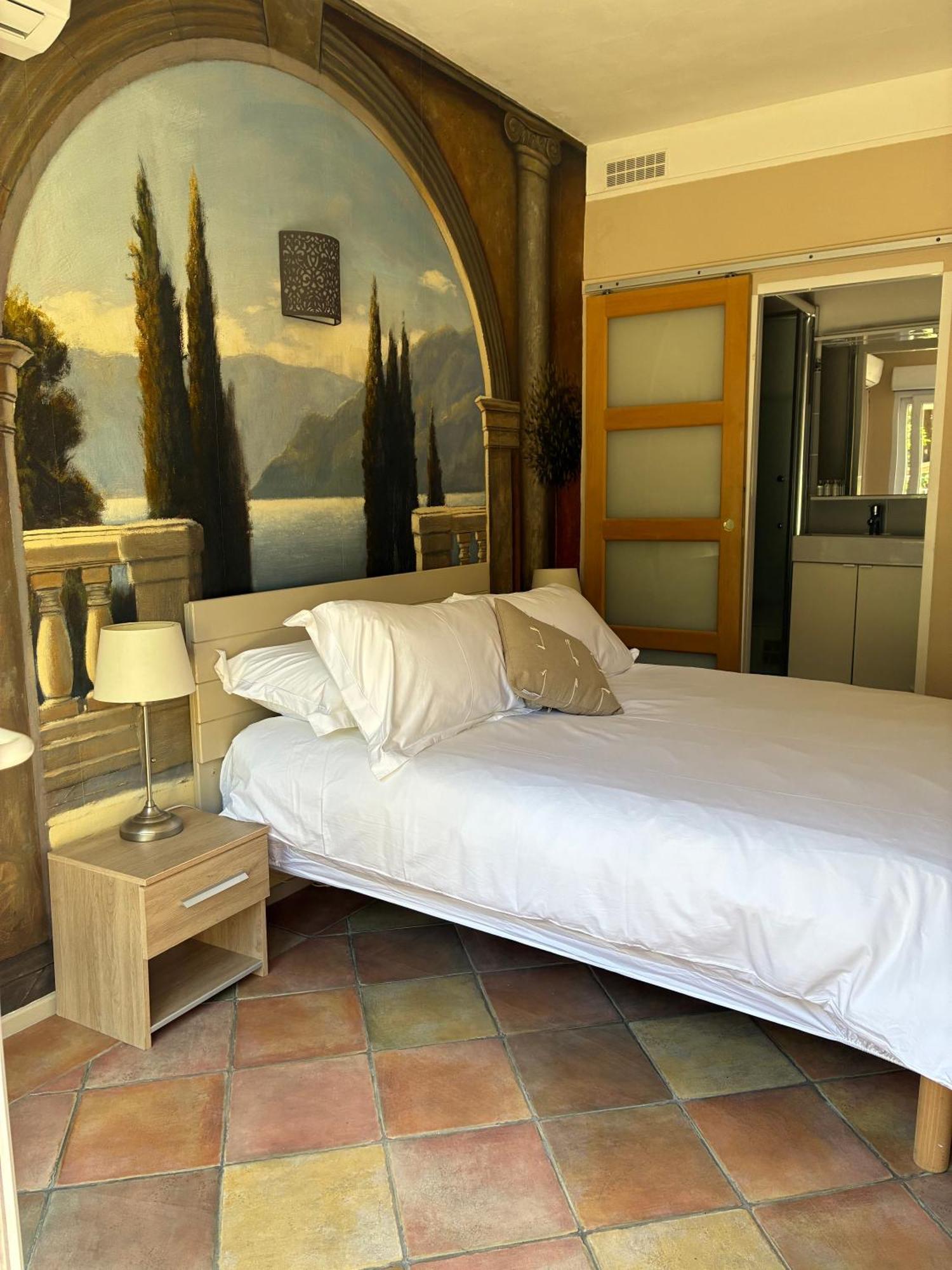 Hotel L'Escale Au Soleil Saint Aygulf Kültér fotó