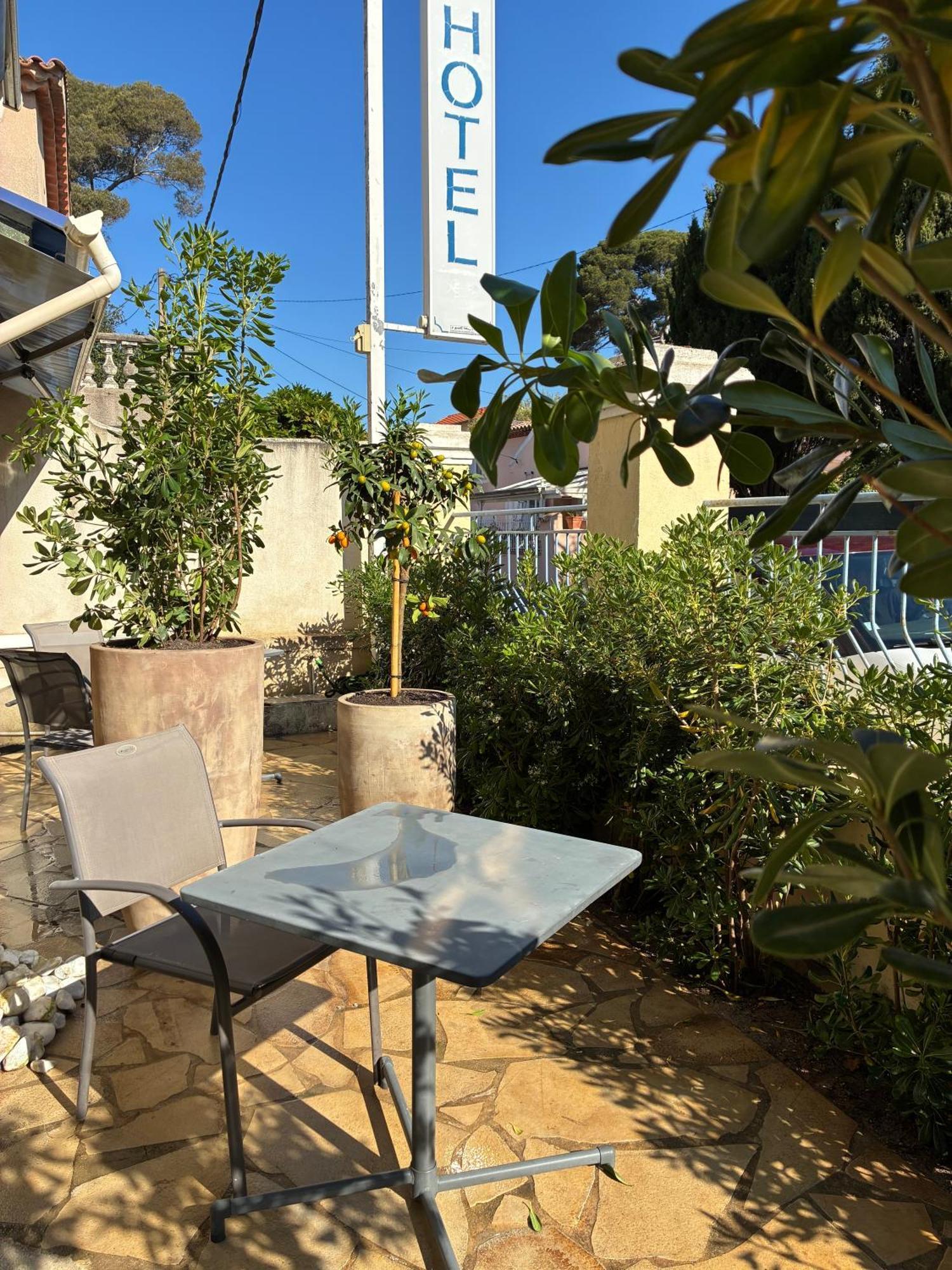 Hotel L'Escale Au Soleil Saint Aygulf Kültér fotó